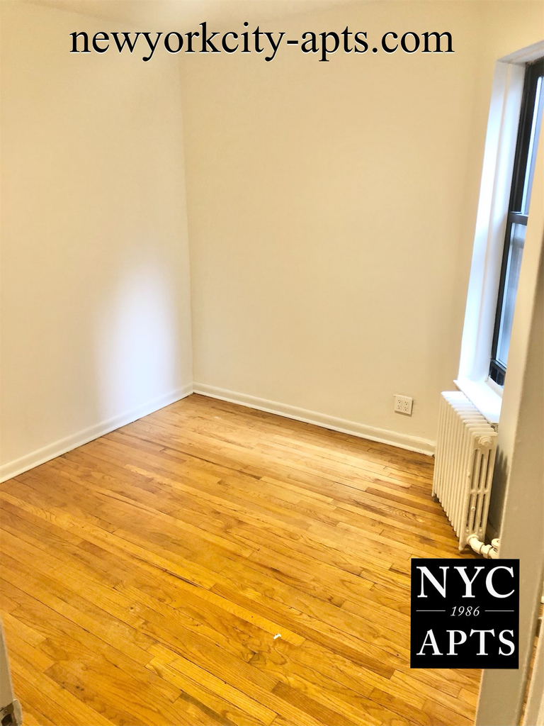 328 East 55th Street - Photo 2