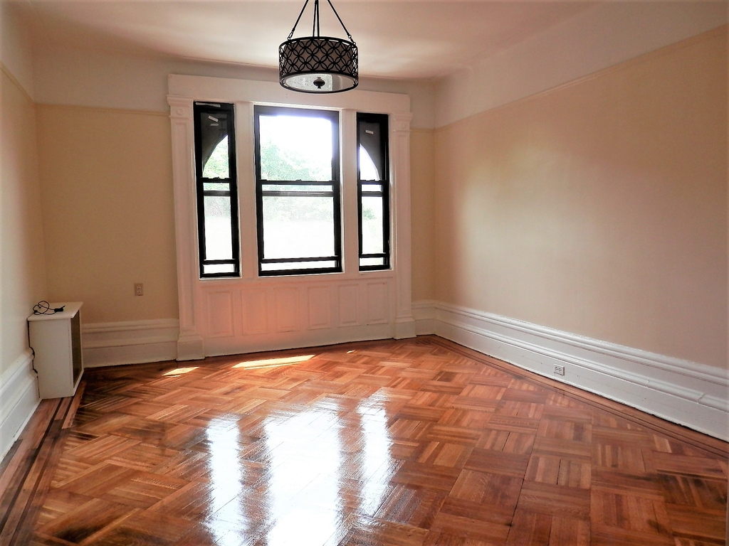 685 Ocean Avenue - Photo 2