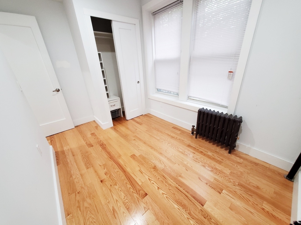 24-20 41st Street - Photo 9