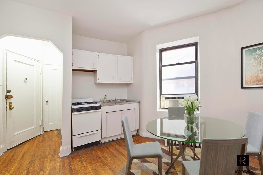 122 Ludlow Street - Photo 2