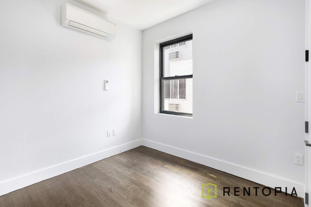 771 Lexington Avenue - Photo 2