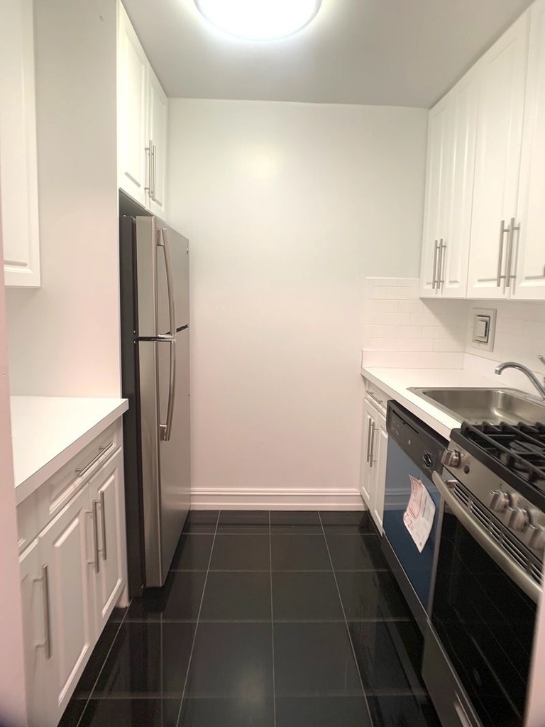 305 west 13th street - Photo 8