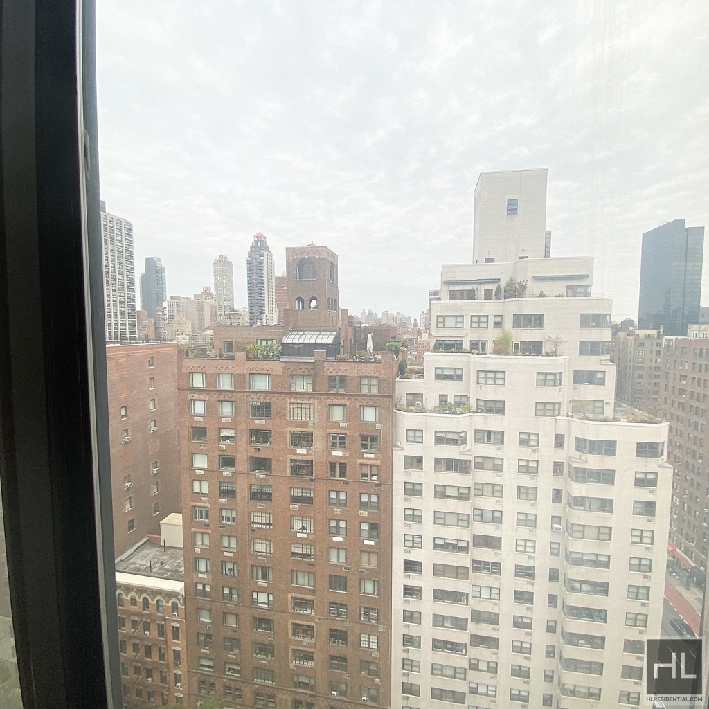 East 57 Street - Photo 9