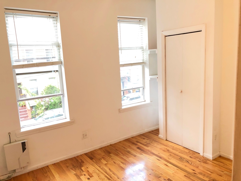 292 Nassau Avenue - Photo 2