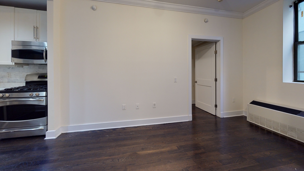 555 Lenox Avenue - Photo 3