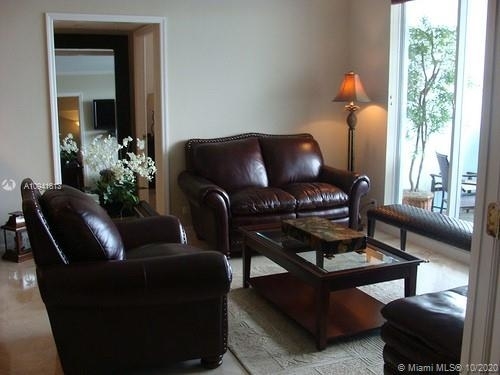 2301 Collins Ave - Photo 2