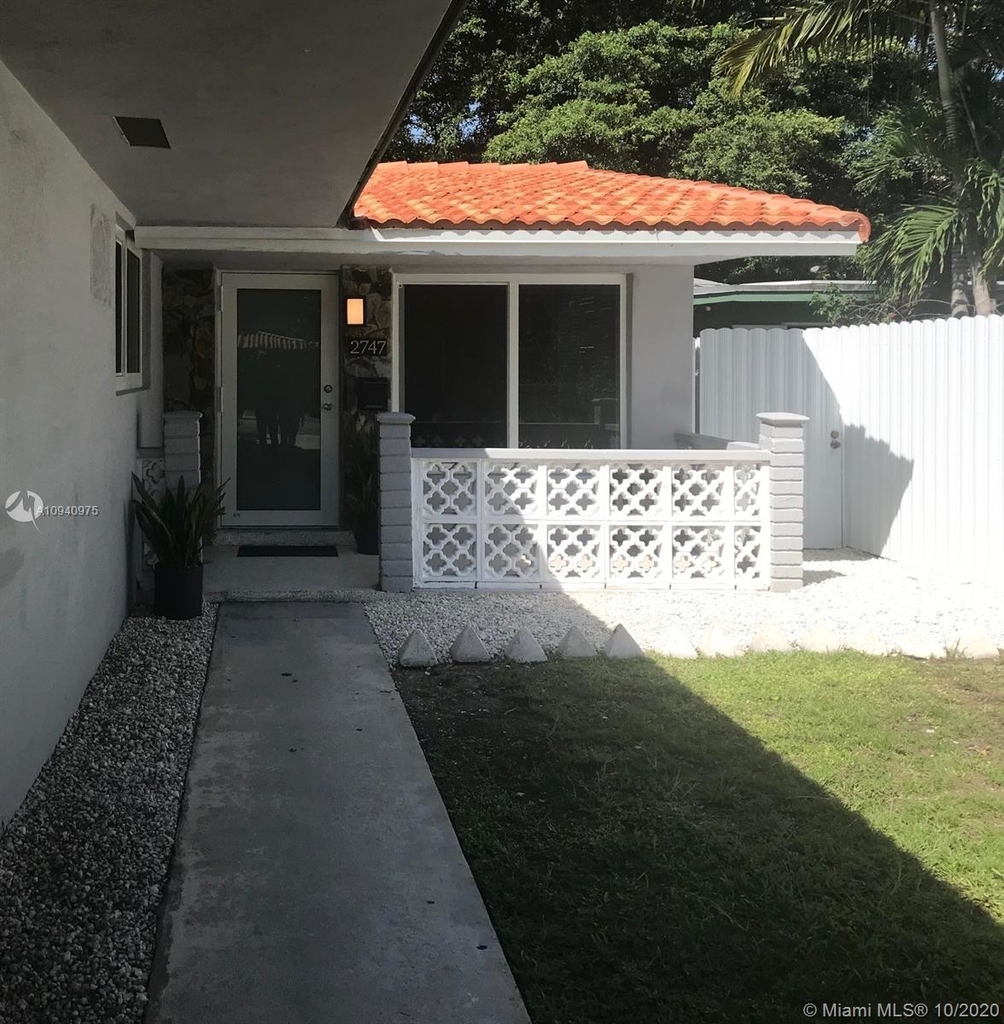 2747 Sw 25th Ter - Photo 1