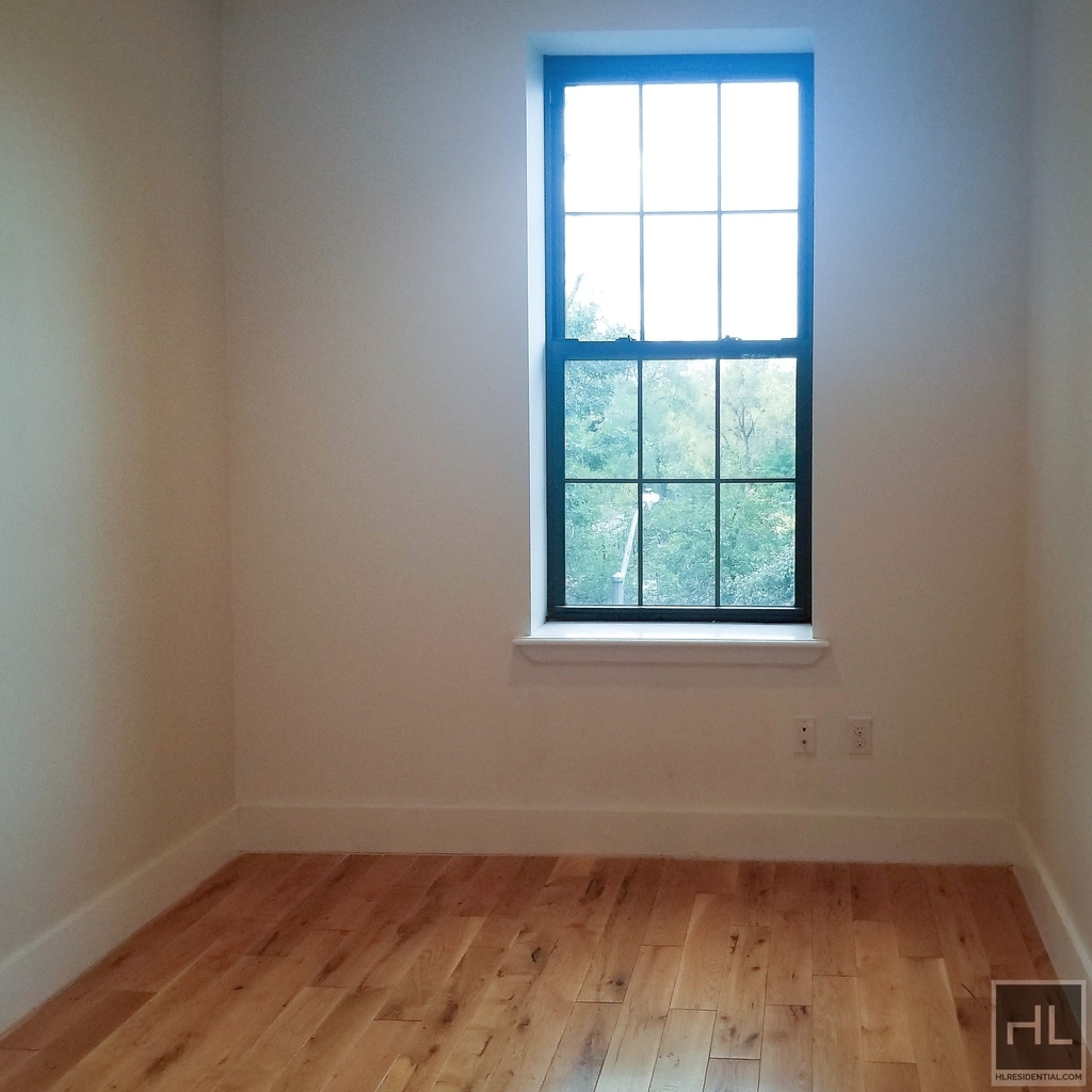 1020 Park Place - Photo 3