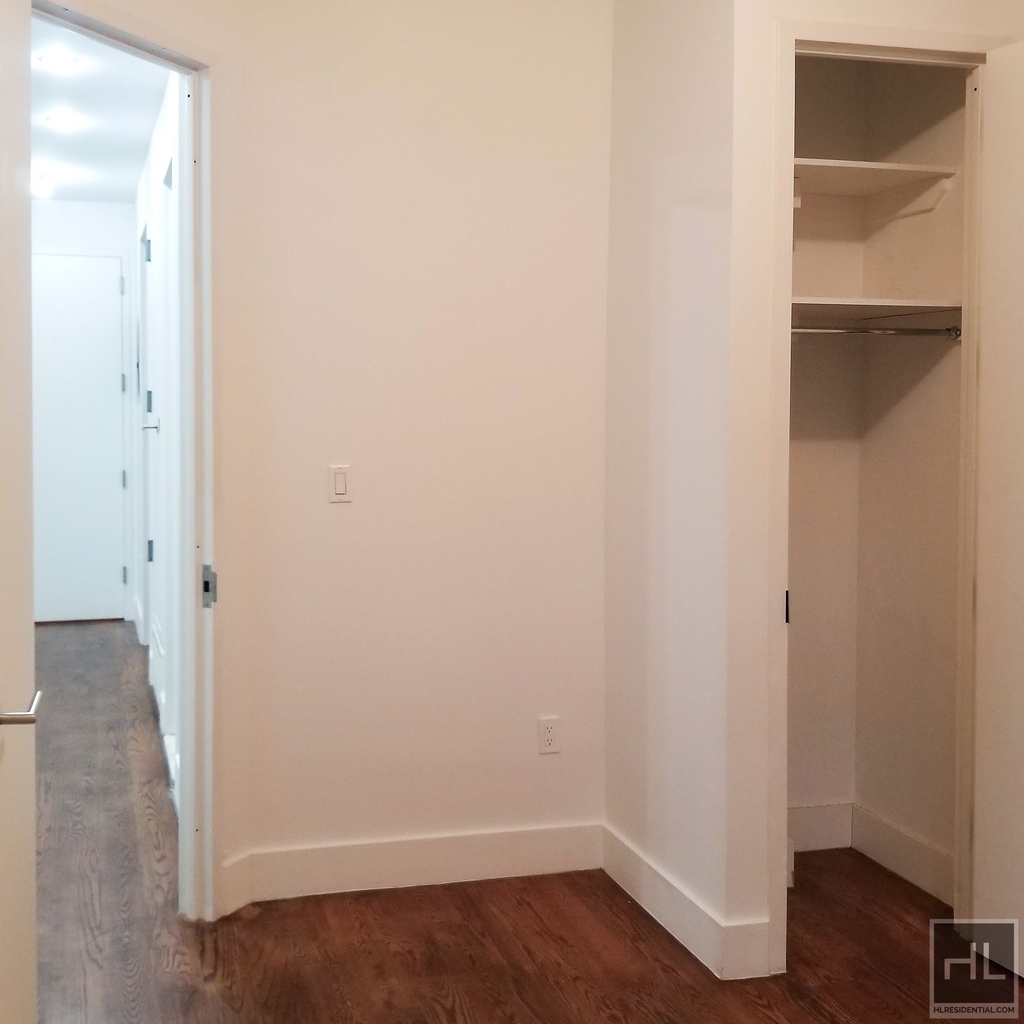 1072 Bergen Street - Photo 8