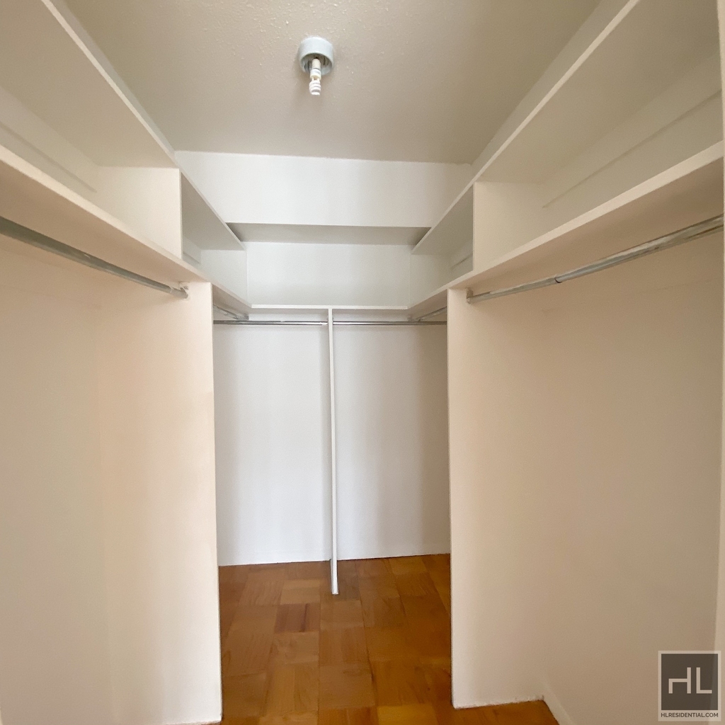 East 57 Street - Photo 6