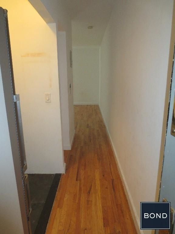 East 81 Street - Photo 4