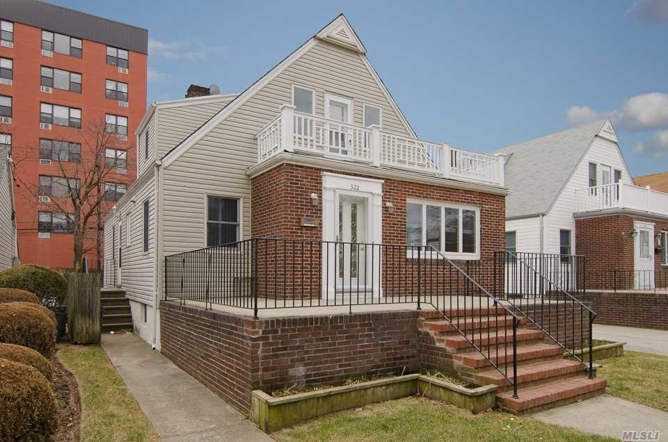 322 E Penn Street - Photo 2