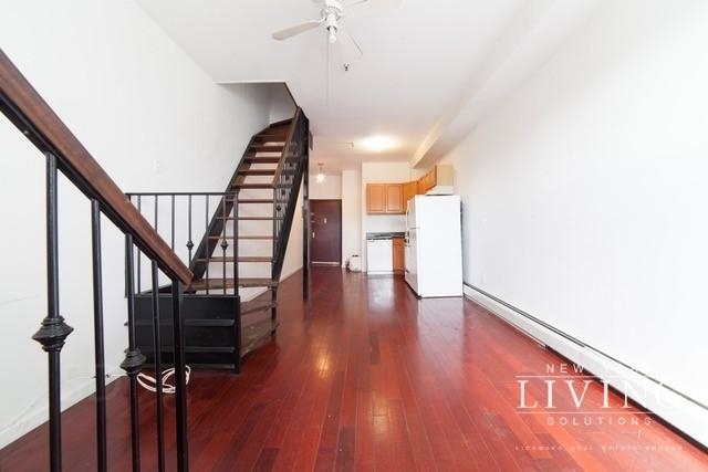 222 Montrose Avenue - Photo 1