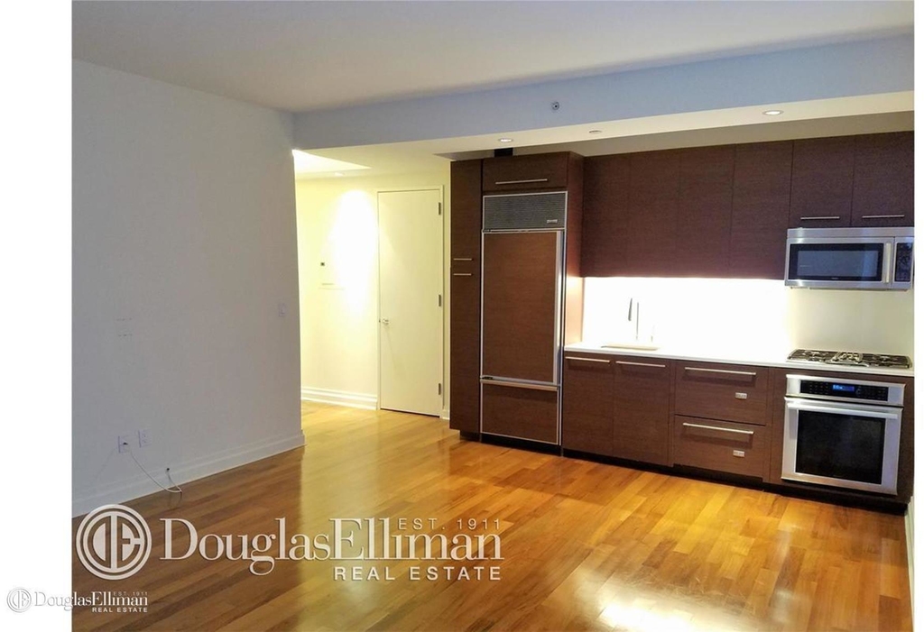 39 East 29th St - Photo 1