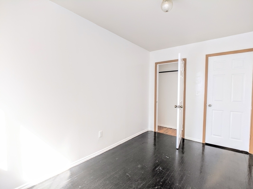 974 Dekalb Avenue - Photo 1