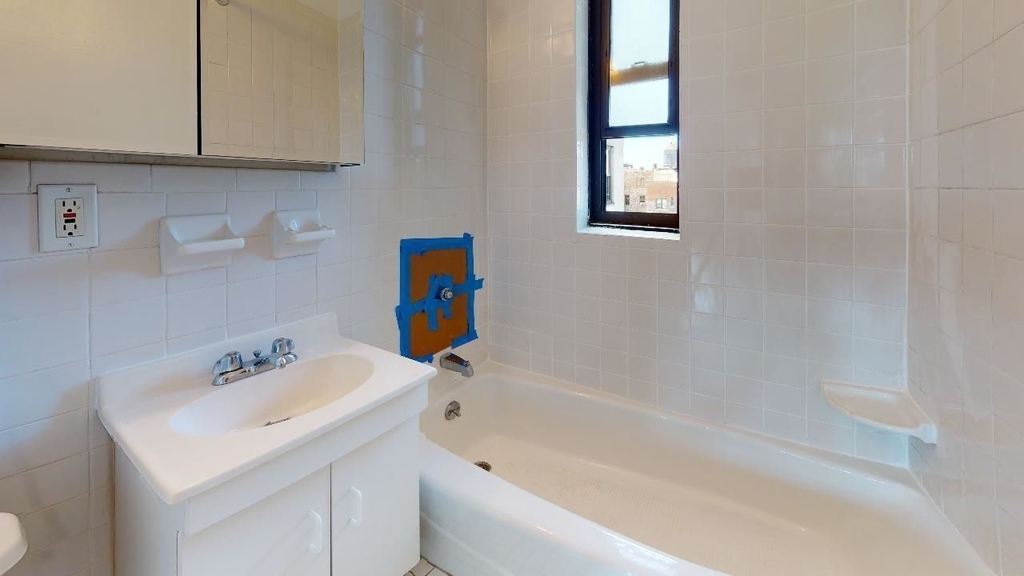 850 Amsterdam Avenue - Photo 3