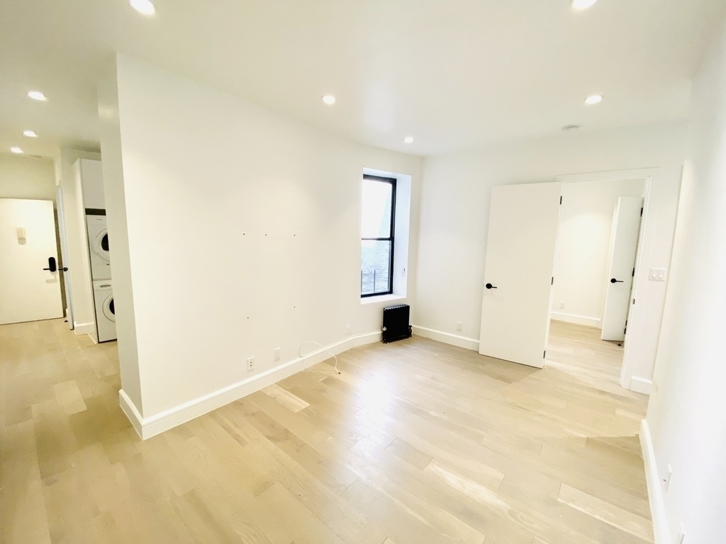 138 Ludlow Street - Photo 1