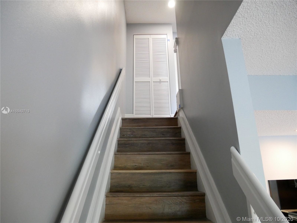 198 Sw 96th Ave - Photo 10