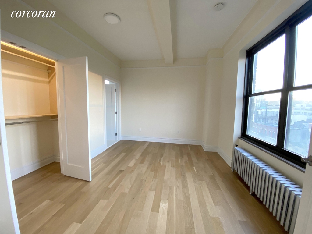 Gorgeous 1BR East Village apartment - Open views + Elevator - Laundry and more! - Photo 1