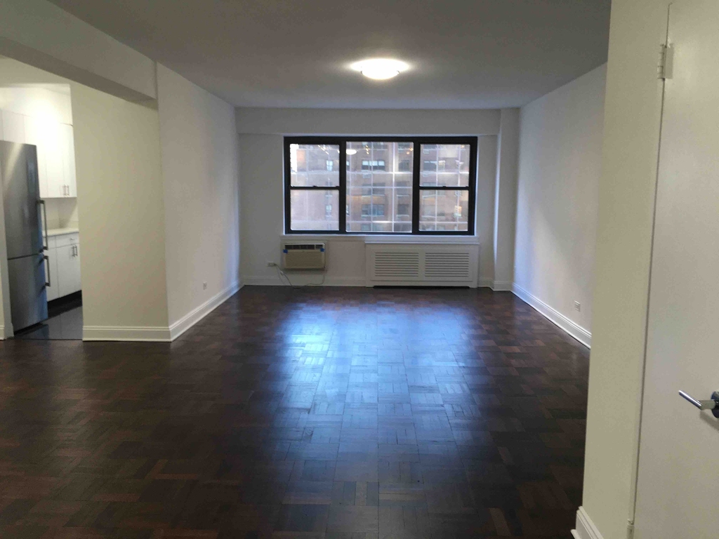 157 East 57 Street - Photo 0