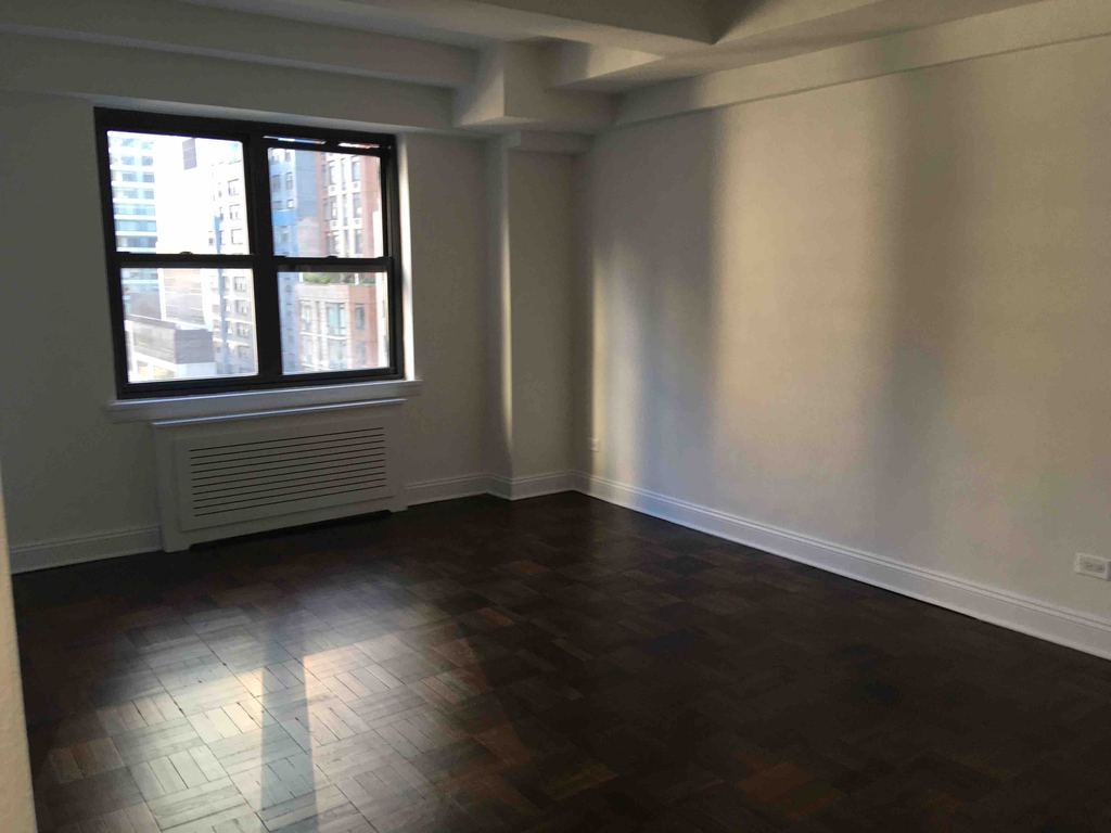 157 East 57 Street - Photo 2