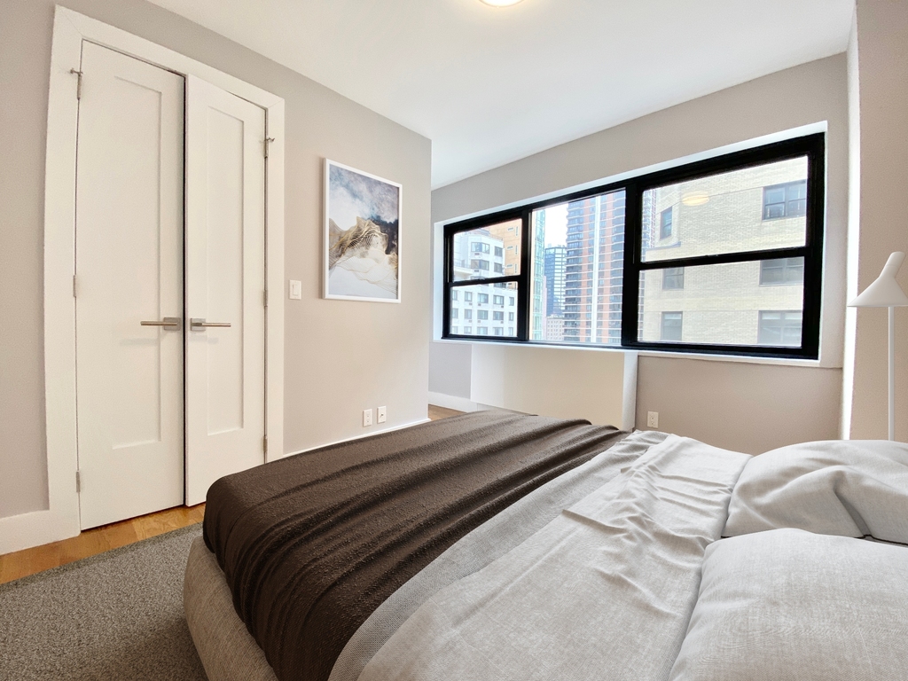 301 east 47th Street - Photo 5