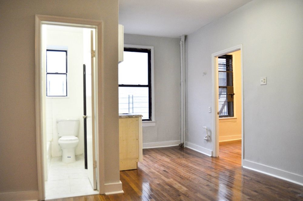 352 howard ave brooklyn - Photo 1