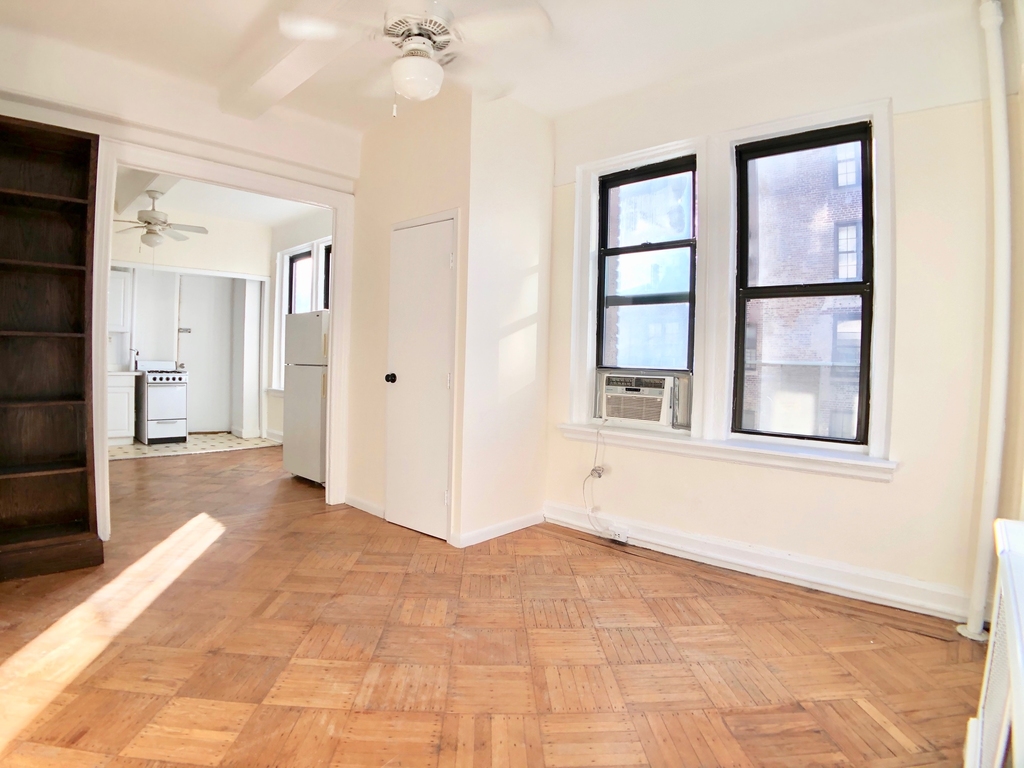 42 West 72nd Street - Photo 1