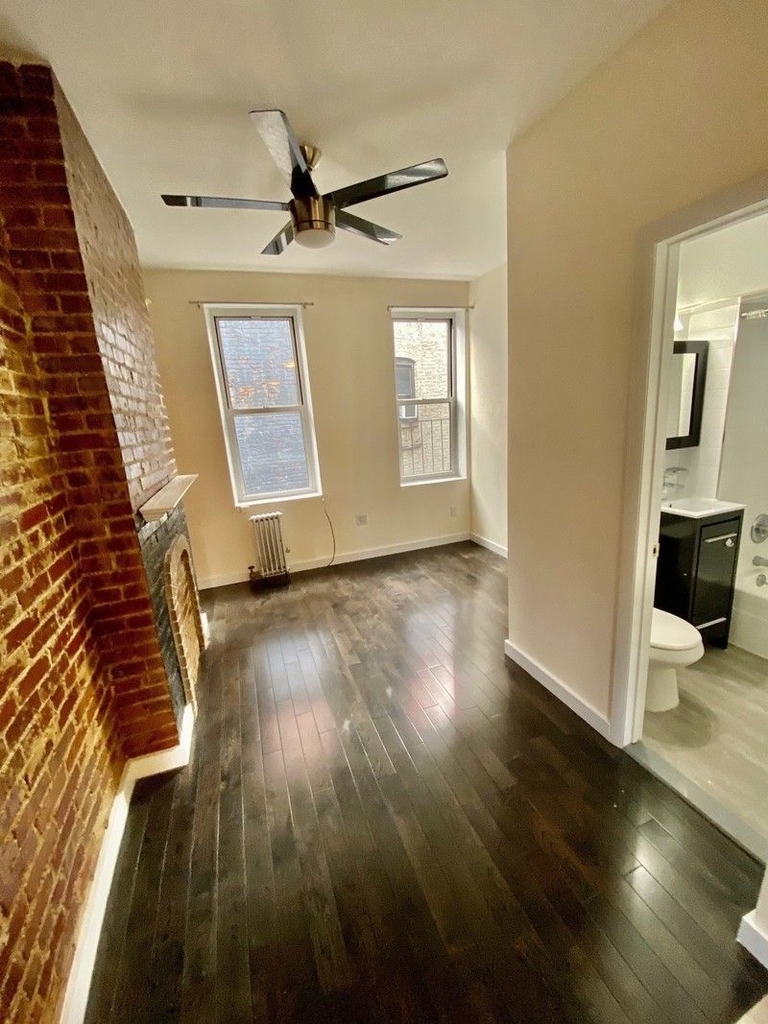 1372 First Avenue  - Photo 5