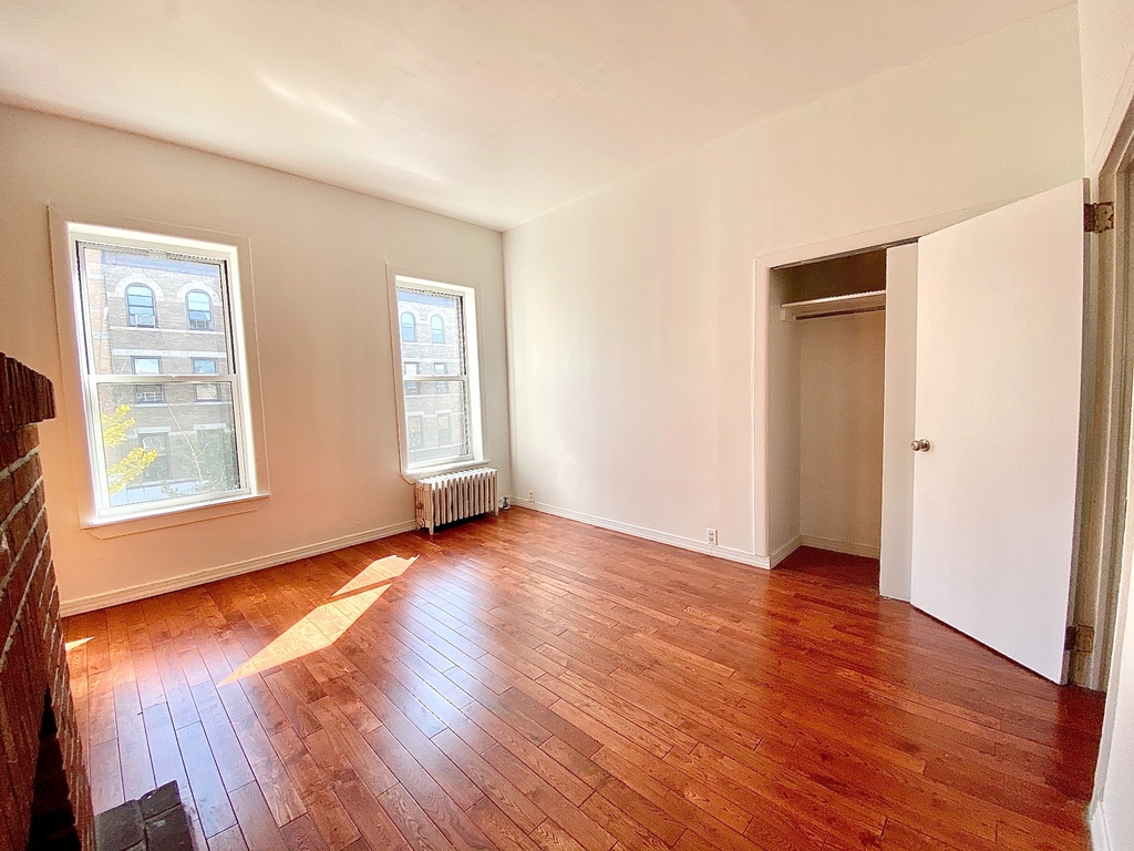 54 5th Avenue - Photo 3