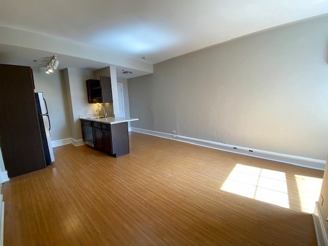 415 West Belmont Avenue - Photo 3