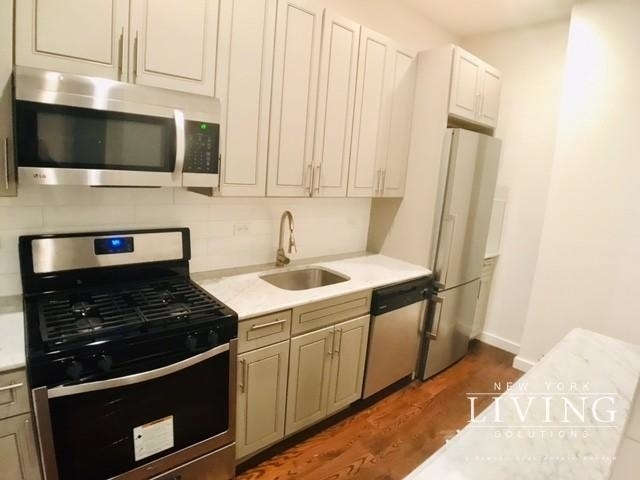 2 month free + No Fee, 2020 Updated True 4 bed & 2 bath, with Laundry on site  - Photo 5