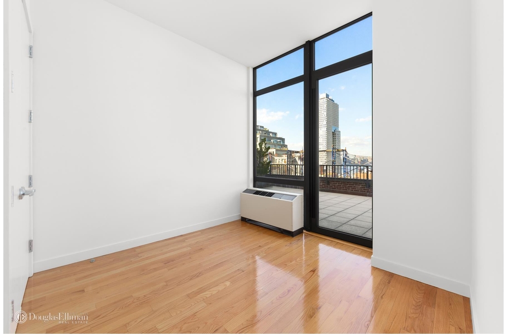 390 Wythe Avenue - Photo 1