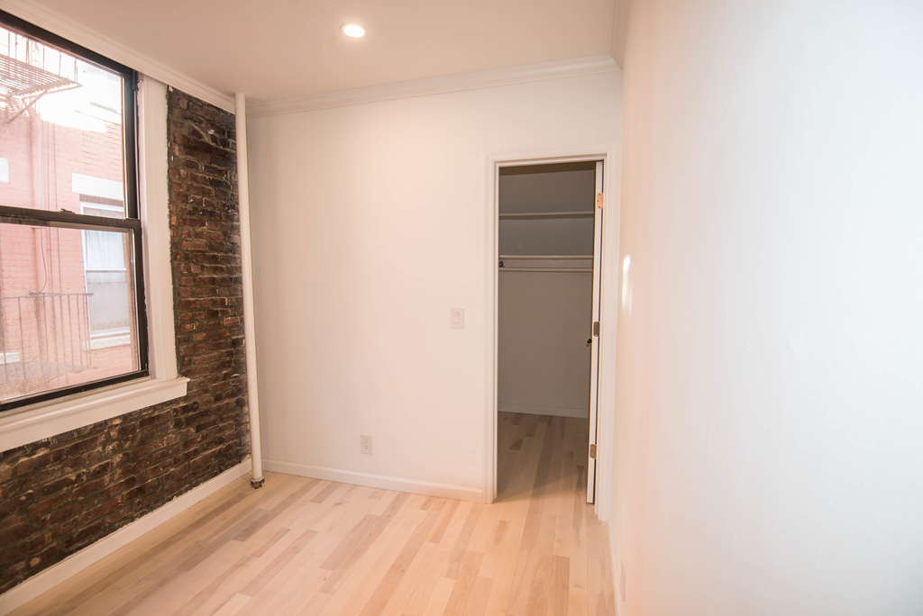 117 Elizabeth Street - Photo 3