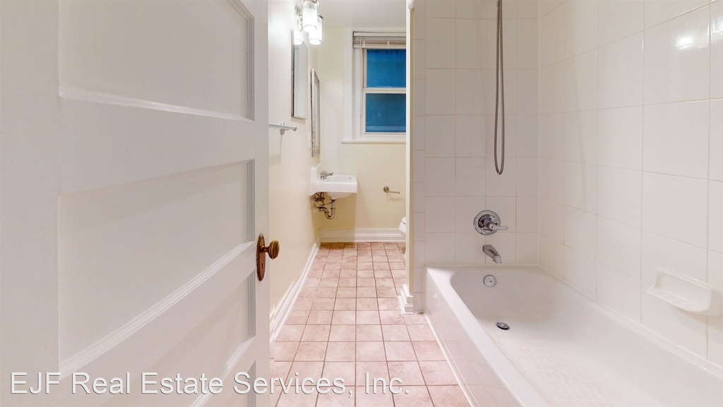 2415 20th Street Nw Unit B1 - Photo 14