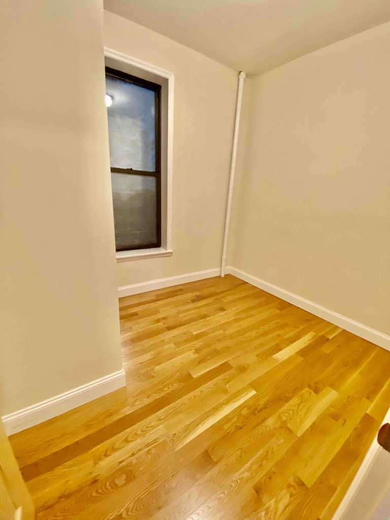 321 East 85th Street - Photo 4