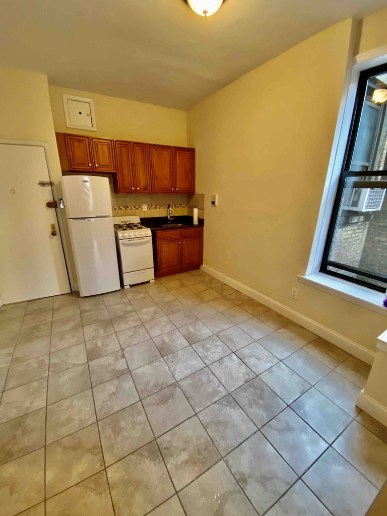 321 East 85th Street - Photo 5