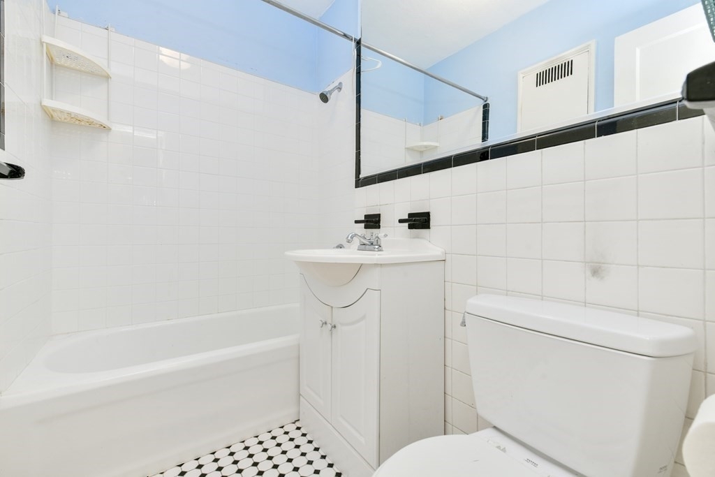 354 Beacon St Unit 1 - Photo 5