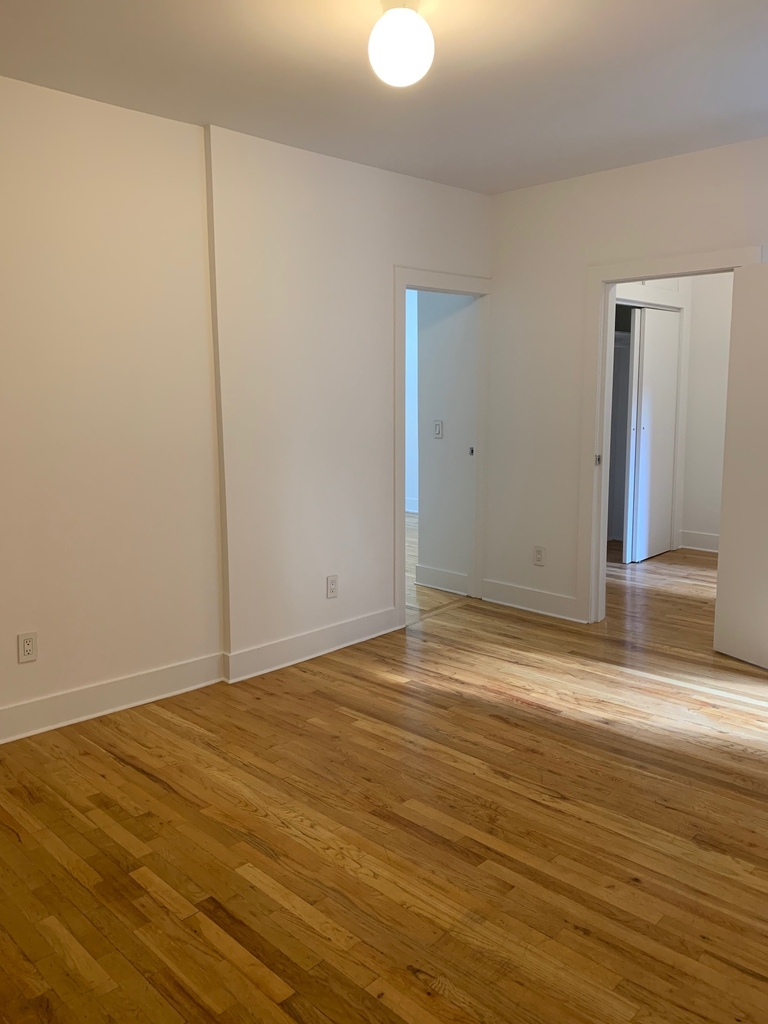 240 West 15th Street - Photo 9