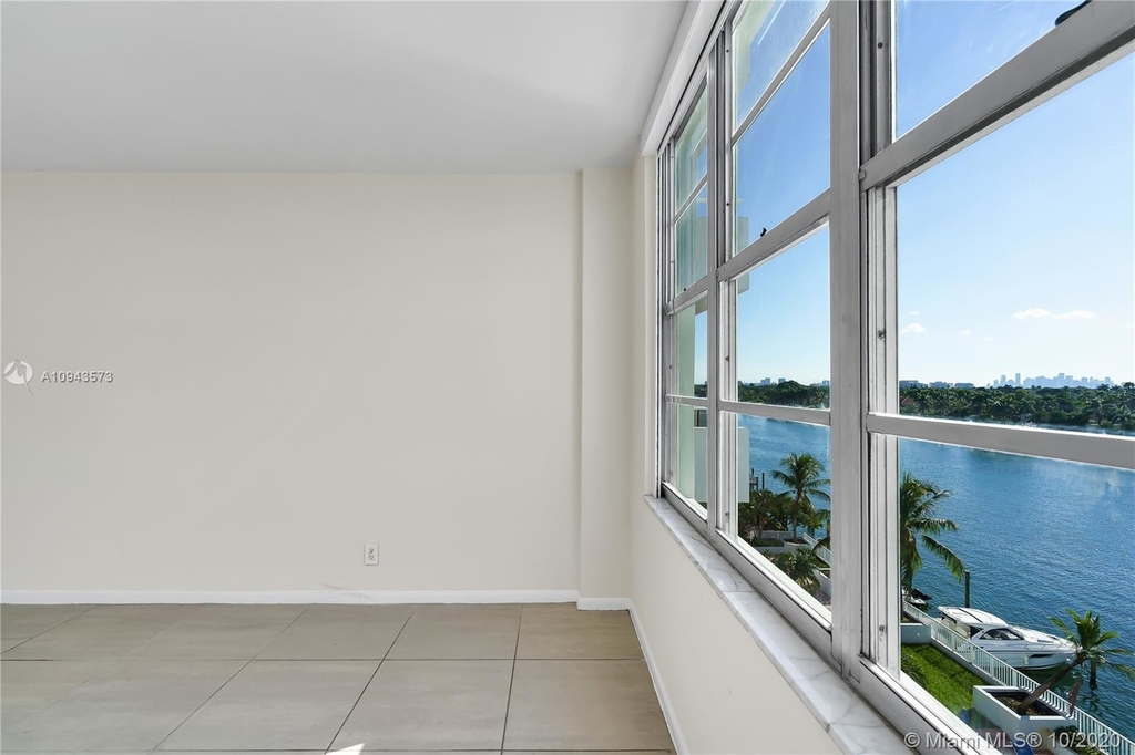 5700 Collins Ave - Photo 14