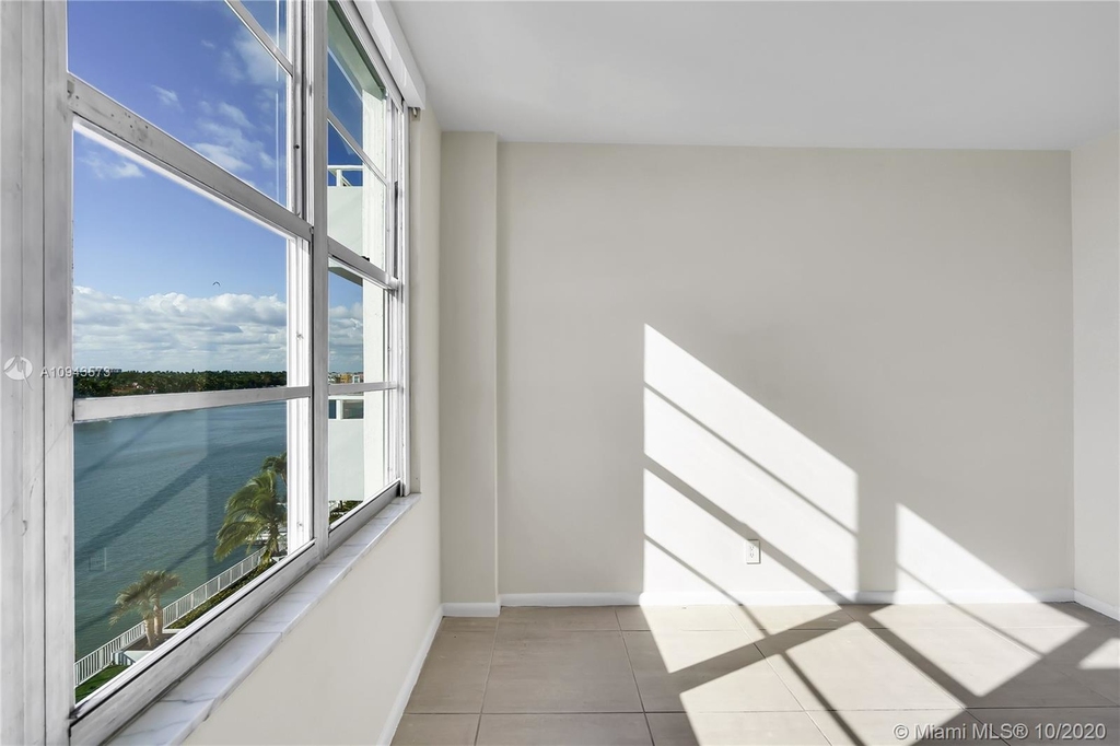 5700 Collins Ave - Photo 19