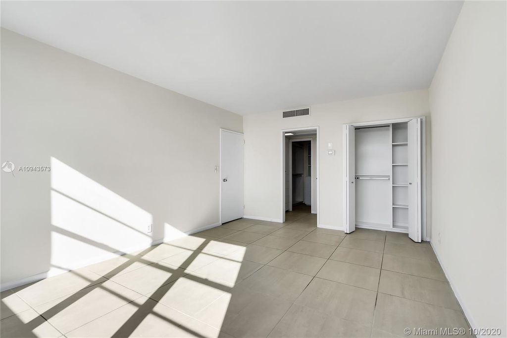 5700 Collins Ave - Photo 20