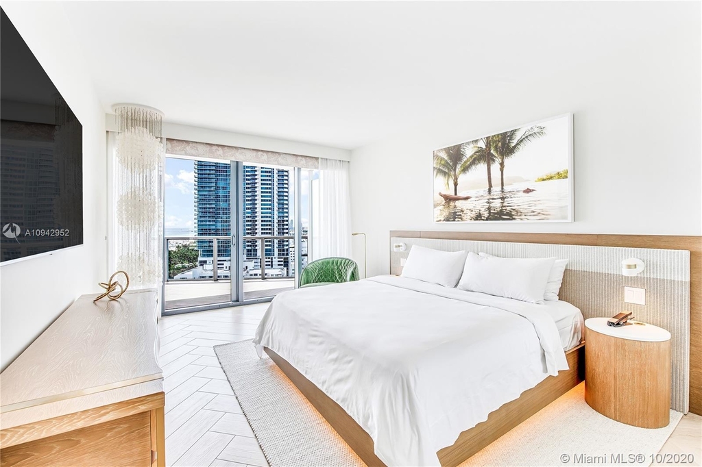 2201 Collins Ave - Photo 1