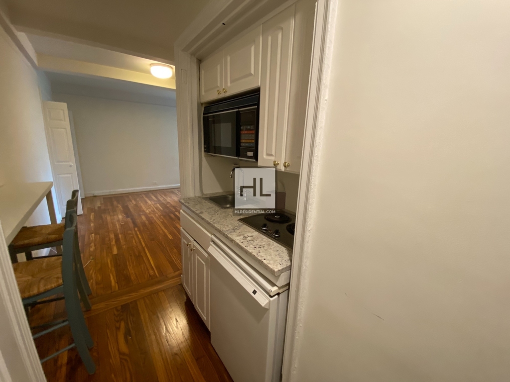 25 Tudor City Place - Photo 1