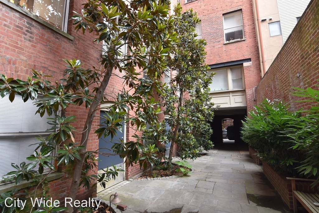 1720 Lombard St - Photo 3