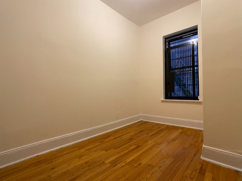 338 East 92nd Street - Photo 4