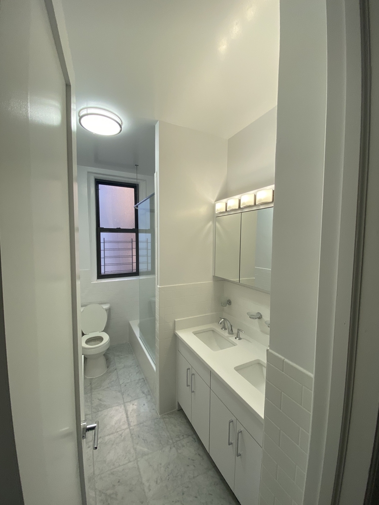 200 West 58 Street  - Photo 5