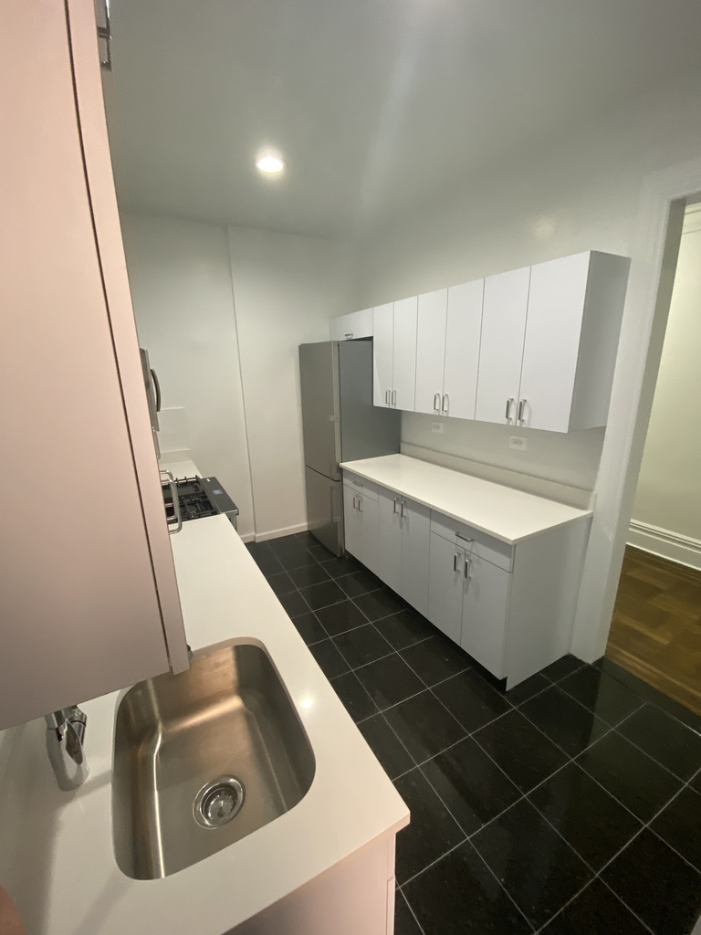 200 West 58 Street  - Photo 7