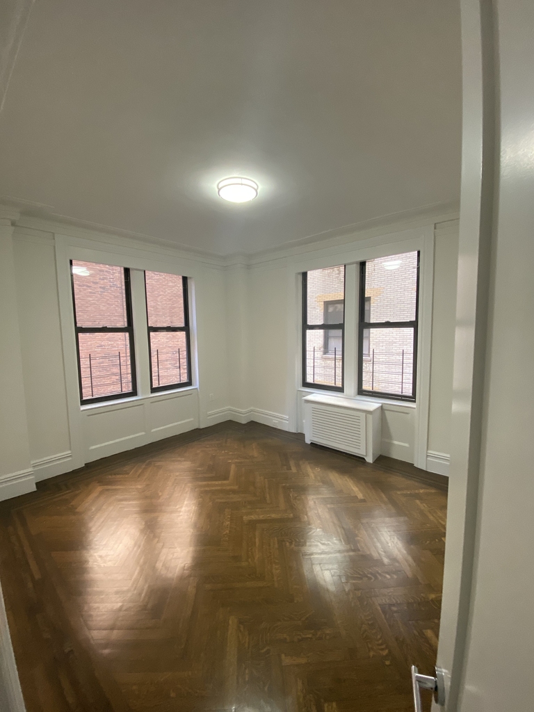 200 West 58 Street  - Photo 8