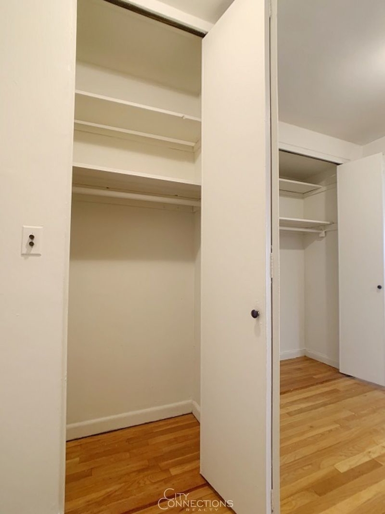 310 West 47th Street - Photo 5